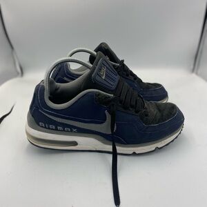 Men’s Size 9 Nike Air Max Excee Navy Sneakers Used Beaters